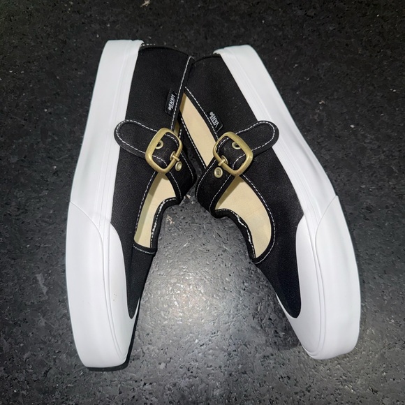 NEW VANS BLACK CANVAS MARY JANE BUCKLE WHITE RUBBER SOLE SNEAKERS SZ 8 BRAND NEW - Picture 10 of 15